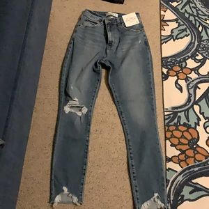 Abercrombie NWT super skinny ankle high rise jean 26/2